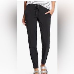 Athleta pull on drawstring pants.